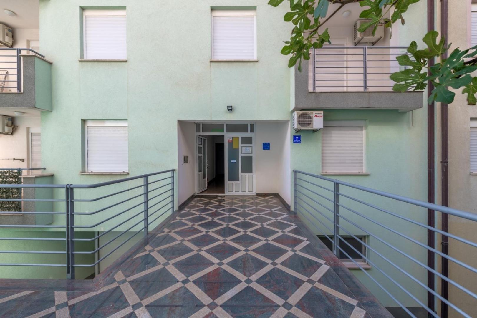 Ruza&Nikolina "1" Apartmani - บาชกาโวดา ภายนอก รูปภาพ