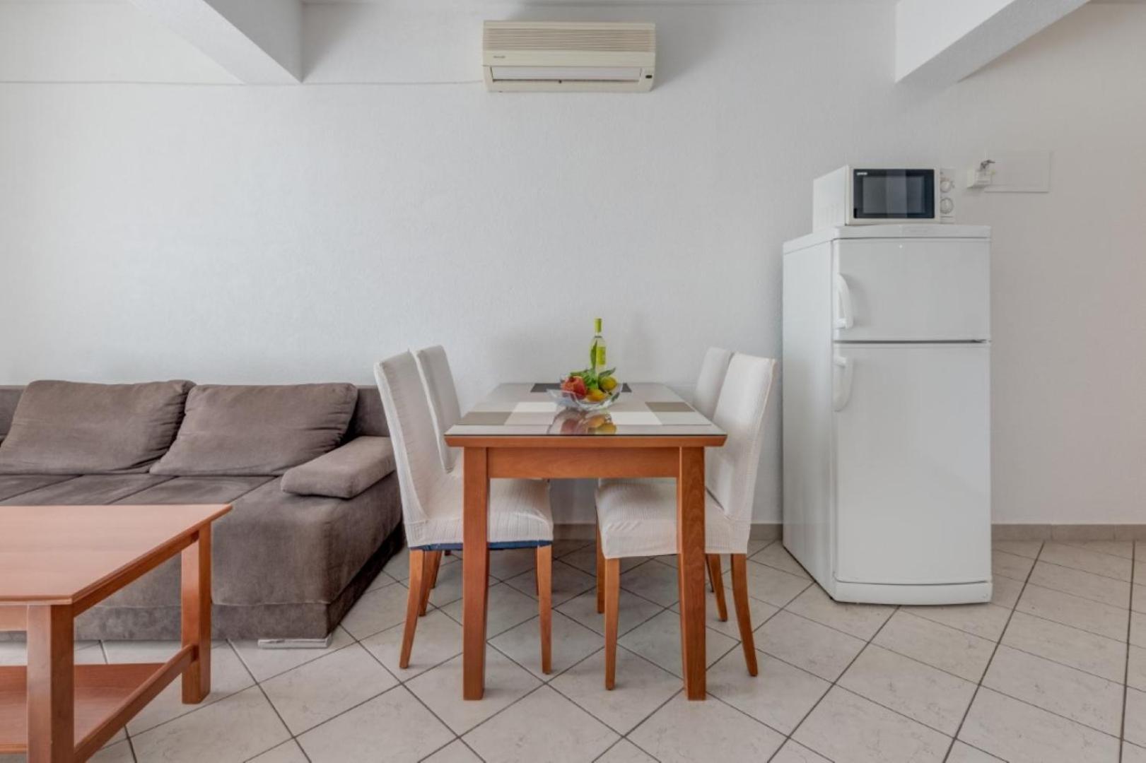 Ruza&Nikolina "1" Apartmani - บาชกาโวดา ภายนอก รูปภาพ