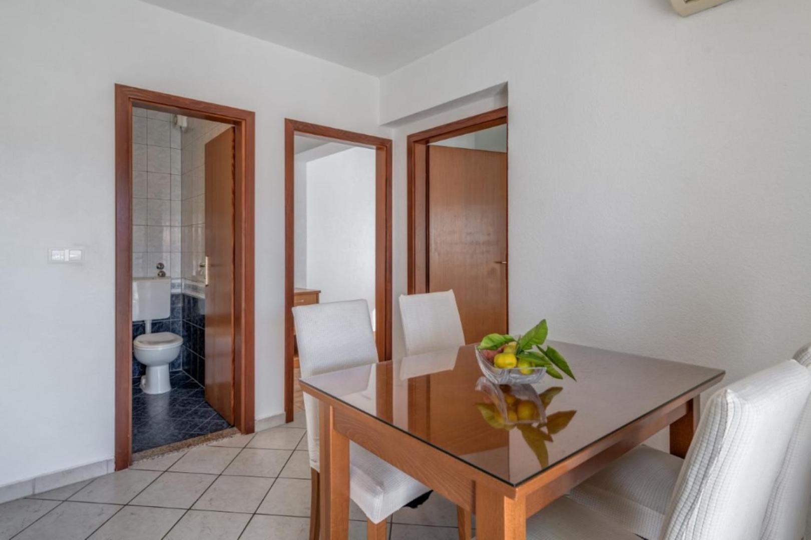 Ruza&Nikolina "1" Apartmani - บาชกาโวดา ภายนอก รูปภาพ