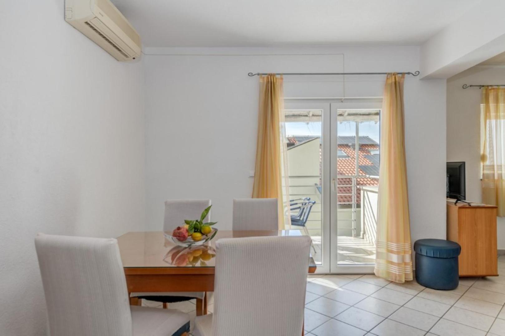 Ruza&Nikolina "1" Apartmani - บาชกาโวดา ภายนอก รูปภาพ