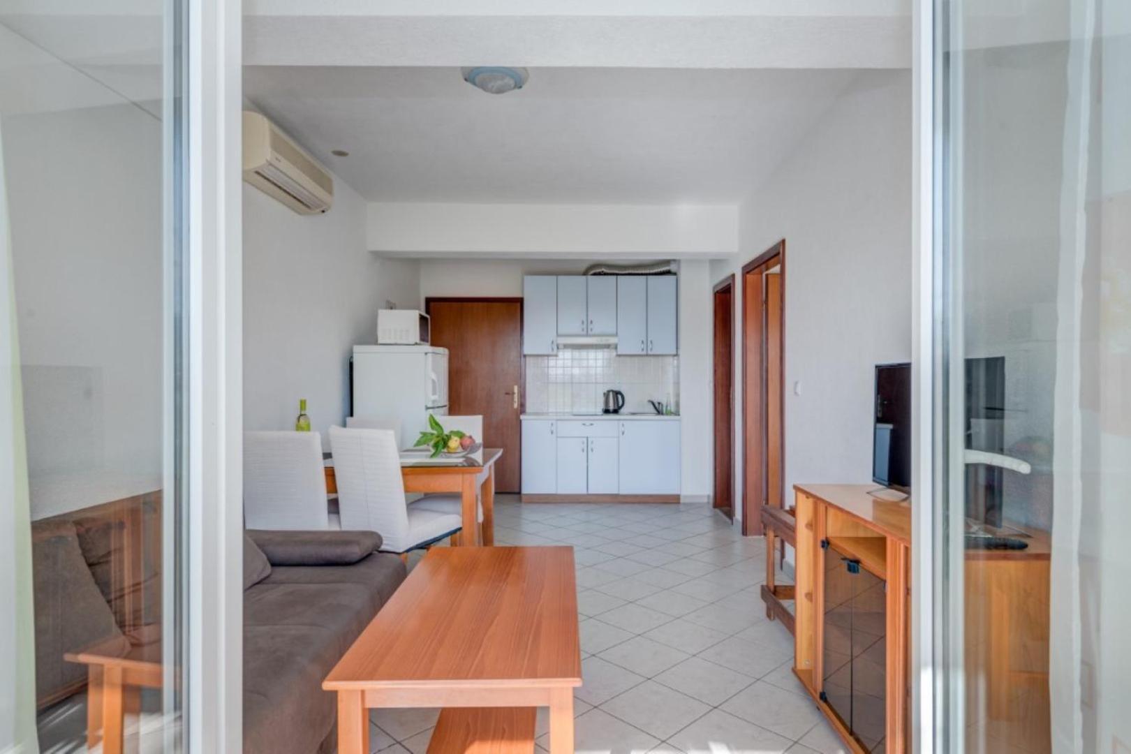 Ruza&Nikolina "1" Apartmani - บาชกาโวดา ภายนอก รูปภาพ