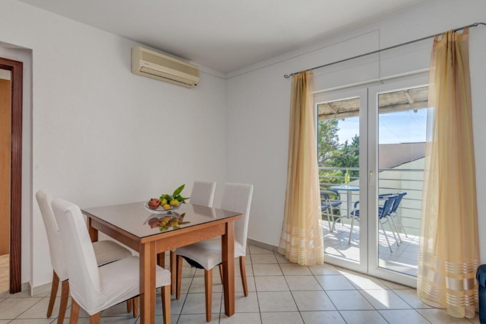 Ruza&Nikolina "1" Apartmani - บาชกาโวดา ภายนอก รูปภาพ