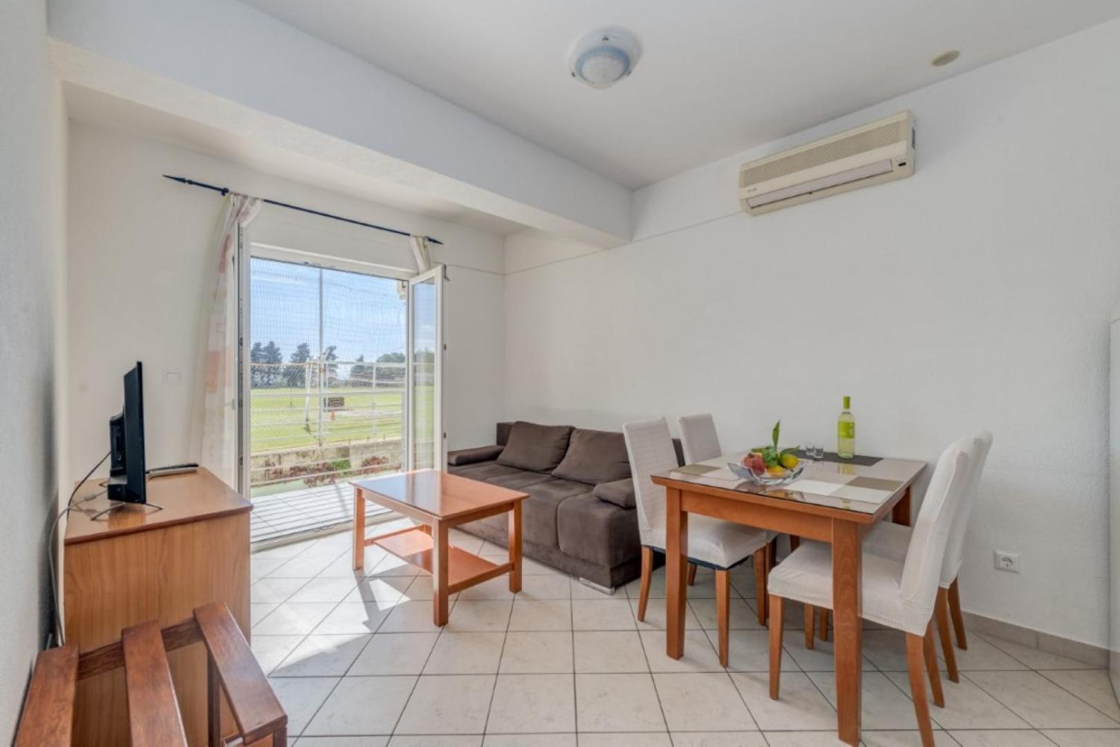 Ruza&Nikolina "1" Apartmani - บาชกาโวดา ภายนอก รูปภาพ