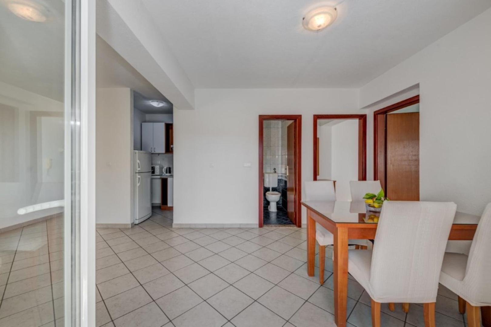 Ruza&Nikolina "1" Apartmani - บาชกาโวดา ภายนอก รูปภาพ